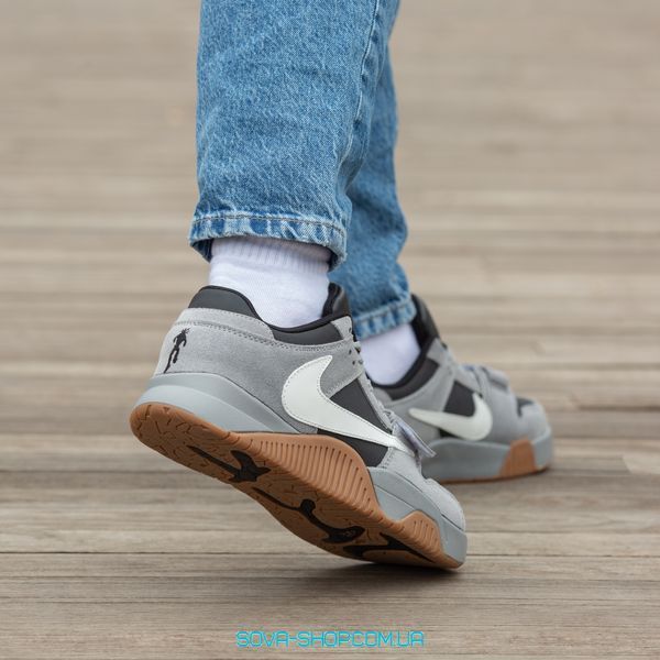 Чоловічі кросівки Nike Air Jordan x Travis Scott Cut The Check Grey фото