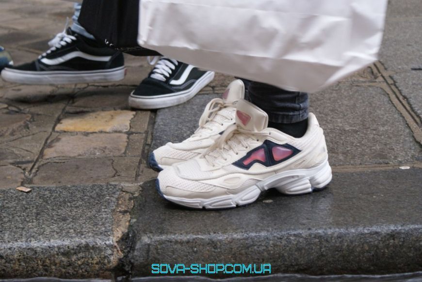 Женские кроссовки Raf Simons Consortium Ozweego 2 &ldquo;White/Bold Orange&rdquo; Women Adidas фото