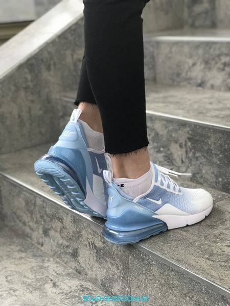Жіночі кросівки Air Max 270 Light Blue Nike фото