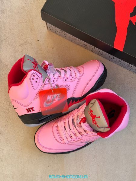 Жіночі баскетбольні кросівки AWAKE NY x Air Jordan 5 Retro &lsquo;Boro - Arctic Pink&rsquo; фото