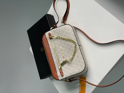 Жіноча сумка Michael Kors Jet Set Large Logo Crossbody Bag Ivory Premium фото