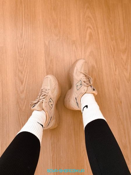 Жіночі кросівки New Balance 530 Brown фото