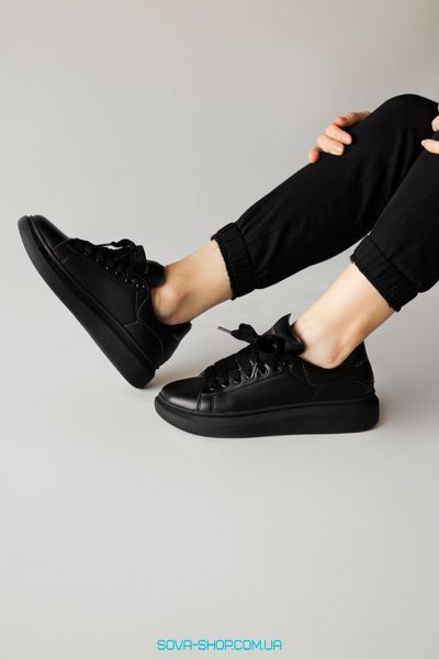 Жіночі кросівки Oversized Sneakers Triple Black Alexander McQueen фото
