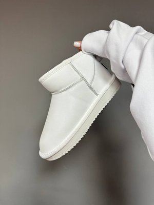 Жіночі зимові ботинки UGG ULTRA MINI WHITE LEATHER фото