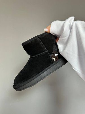 Жіночі зимові ботинки UGG MINI BLACK LACQUER фото