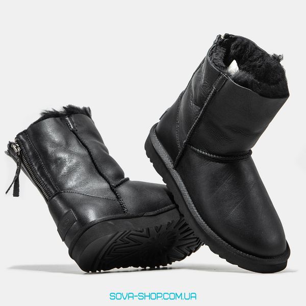 Жіночі зимові ботинки UGG Classic Zip Black Leather Premium фото