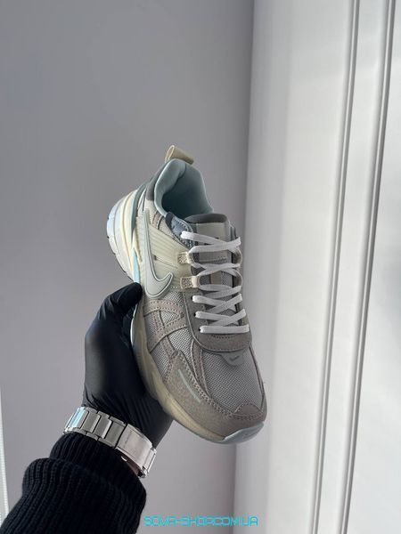 Жіночі кросівки Nike V2K Run Light Iron Ore Grey FZ3596-072 фото