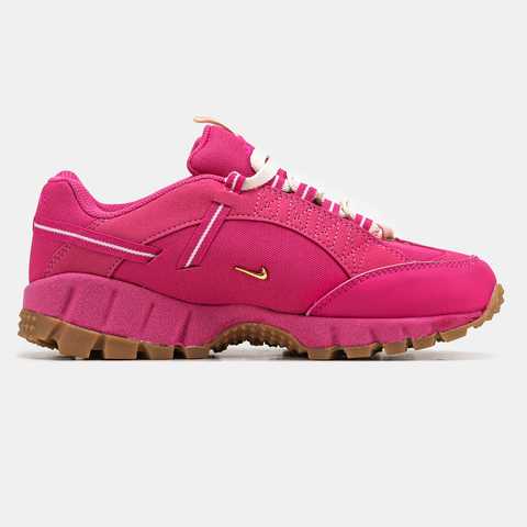 Nike hot sale humara womens