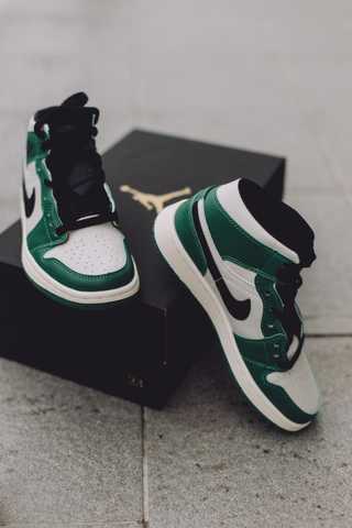 Aj1 mid best sale pine green