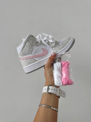 Жіночі баскетбольні кросівки Nike Air Jordan 1 Retro «HEATHER GREY / PINK” фото