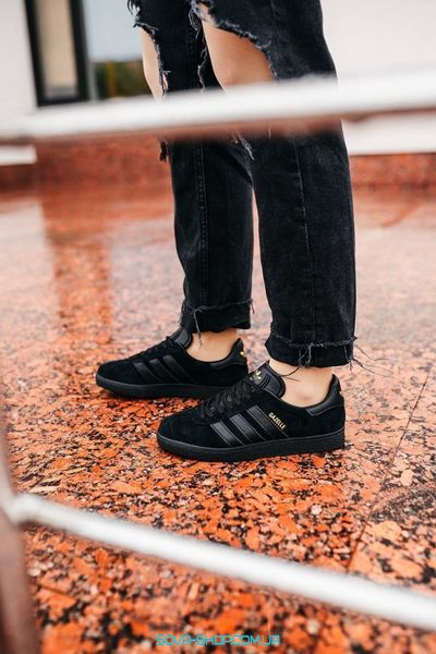 Женские и мужские кроссовки Adidas Gazelle Triple Black Uni фото
