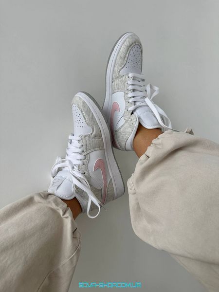 Женские баскетбольные кроссовки Nike Air Jordan 1 Retro &laquo;HEATHER GREY / PINK&rdquo; фото