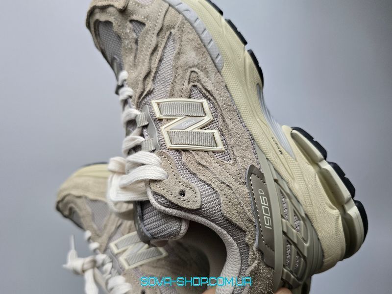 Женские кроссовки New Balance 1906R Dark Beige фото