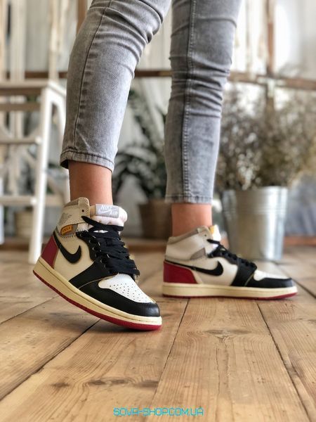 Жіночі баскетбольні кросівки Jordan 1 Retro High Patent Red Black White Nike фото