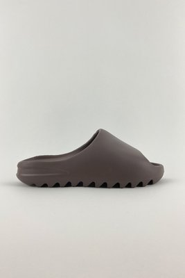 Мужские и женские кроссовки шлепанцы Adidas Yeezy Slide "Brown" фото