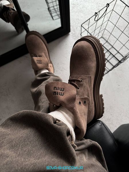 Зимові жіночі черевики з хутром Miu Miu Boots Light Brown фото
