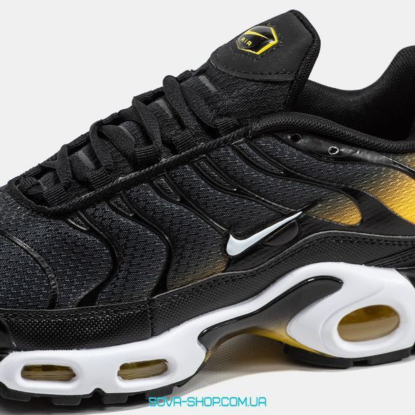 Чоловічі кросівки Nike Air Max TN Plus 'Black University Gold' фото