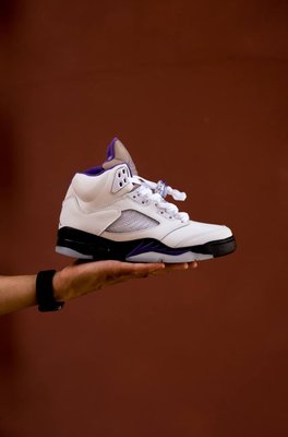Мужские кроссовки Nike Air Jordan Retro 5 White Violet фото