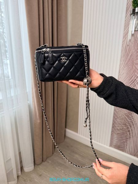Жіноча сумка Chanel Mini Vanity Case in Black Lambskin with Silver Premium фото