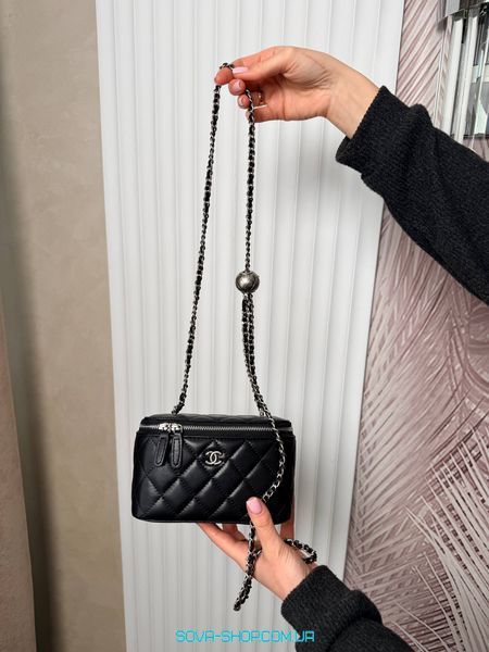 Жіноча сумка Chanel Mini Vanity Case in Black Lambskin with Silver Premium фото