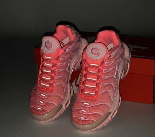 Женские кроссовки Nike Air Max Plus TN Pink Reflective - купить в
