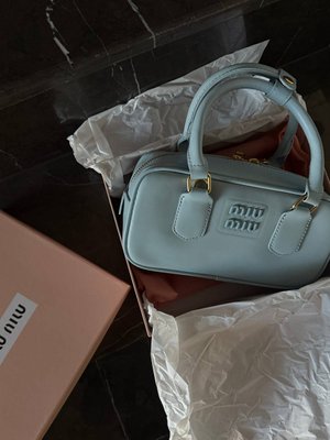 Жіноча сумка Miu Miu Arcadie Leather Bag Blue Premium фото