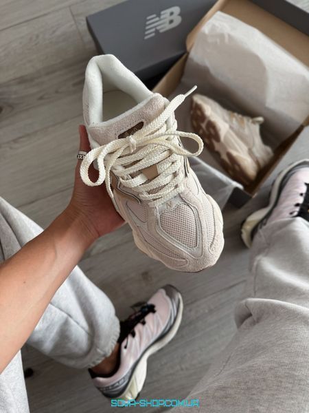 Жіночі кросівки New Balance 9060 Beige Sand фото