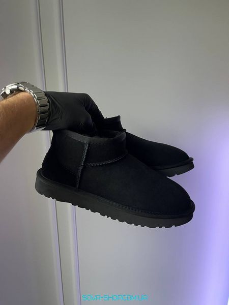 Жіночі зимові ботинки Ugg Classic Ultra Mini Black Premium фото