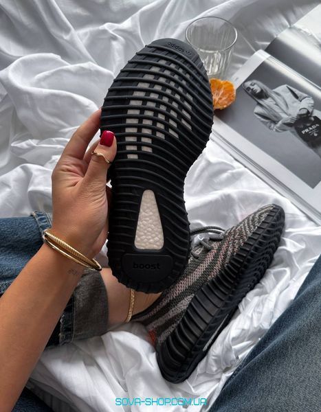 Мужские и женские кроссовки Adidas Yeezy Boost 350 v2 &ldquo;Carbon Beluga Reflective&rdquo; Premium фото