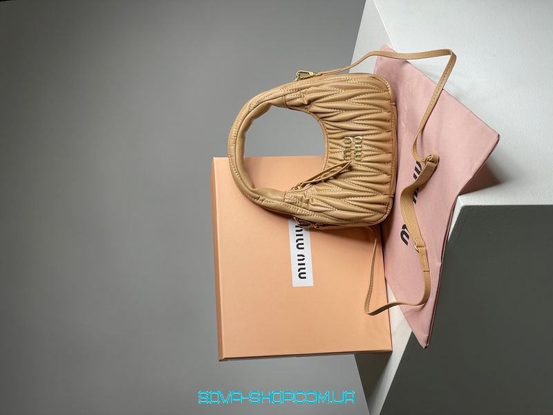 Женская сумка Miu Miu Wander Matelassé Nappa Leather Mini Hobo Bag Beige Premium фото