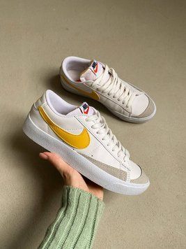 Жіночі кросівки Blazer Low Yellow Nike фото
