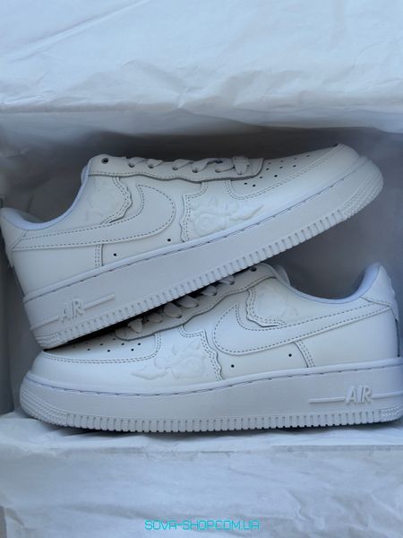 Чоловічі та жіночі кросівки Nike Air Force 1 Low White &lsquo;Roses&lsquo; фото