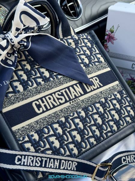 Женская сумка Christian Dior Medium Book Tote Bag in Blue Dior Oblique Embroidered Canvas Premium фото