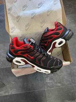 Чоловічі кросівки Nike Air Max Plus Tn Black Red фото