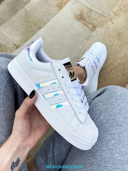 Жіночі кросівки Superstar Hologram Adidas фото