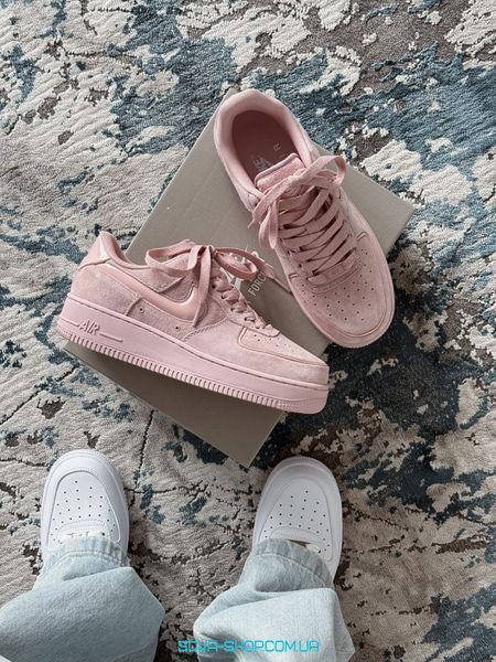 Женские кроссовки Nike Air Force 1 Low Appears in Monochrome "Particle Pink" фото
