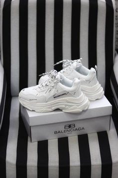 Жіночі кросівки Triple S Logo White Balenciaga фото