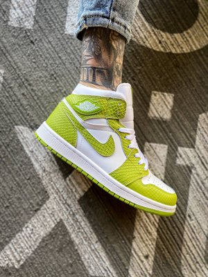 Мужские и женские кроссовки Air Jordan 1 Mid "Green Python" Nike фото