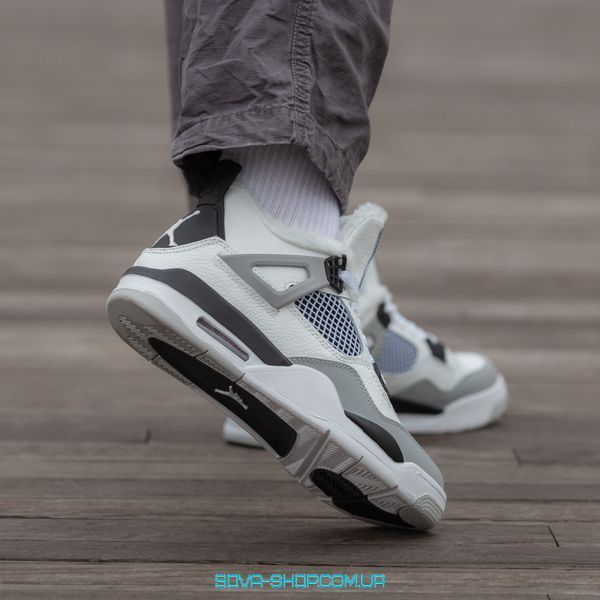 Зимові чоловічі та жіночі кросівки (хутро) Nike Air Jordan 4 White/Grey/Black фото