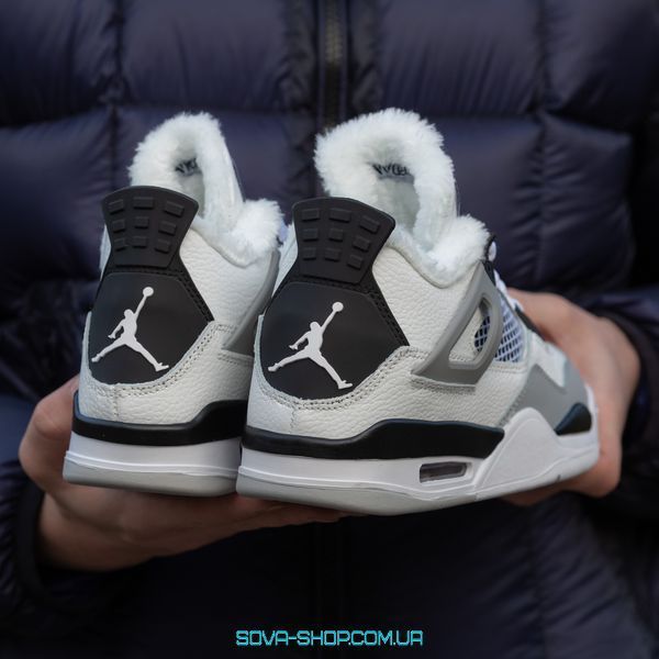 Зимові чоловічі та жіночі кросівки (хутро) Nike Air Jordan 4 White/Grey/Black фото